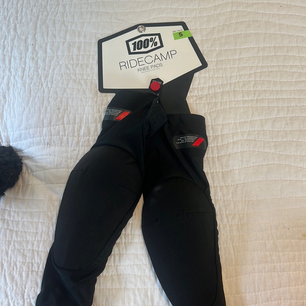 100% knee pads